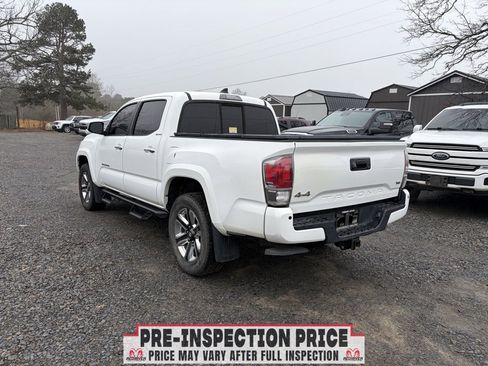 Used 2016 Toyota Tacoma Limited w/ Towing Package image 5