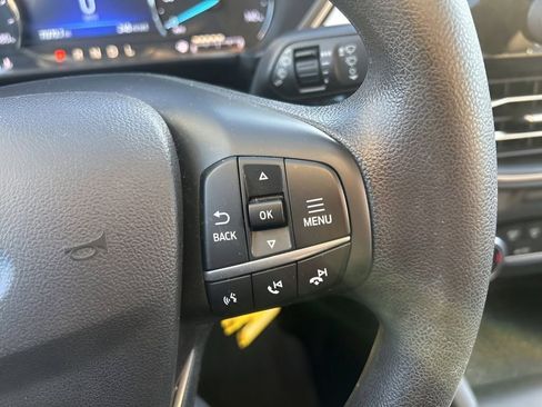 Used 2021 Ford Escape SE image 25