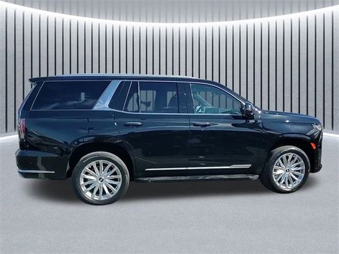 Certified 2024 Cadillac Escalade Premium Luxury image 4