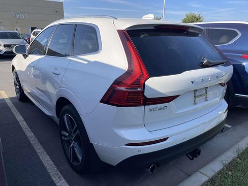 Used 2021 Volvo XC60 T5 Momentum w/ Premium Package AWD/4WD image 3