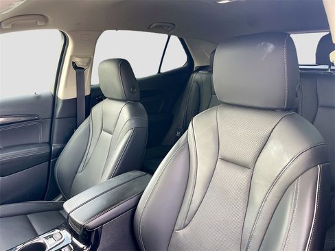 Used 2023 Buick Envision Essence image 11