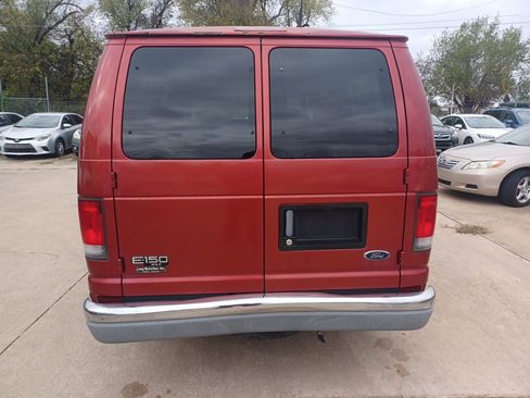 Used 1999 Ford E-150 and Econoline 150 Wagon image 7