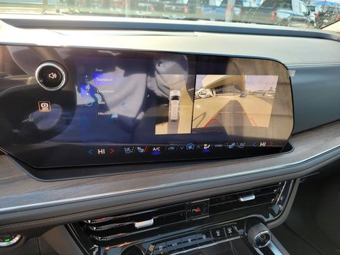 New 2026 Chevrolet Suburban High Country AWD/4WD image 17