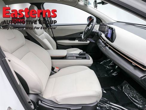 Used 2023 Nissan Ariya FWD image 24