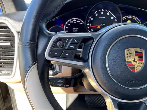 Used 2019 Porsche Cayenne image 23