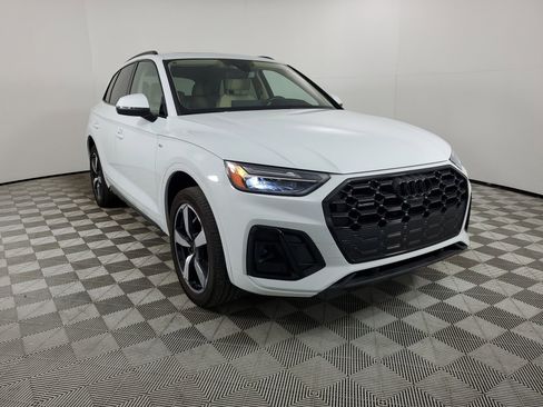 Certified 2023 Audi Q5 2.0T Premium Plus w/ Premium Plus Package image 2