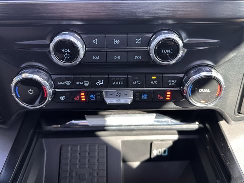 Used 2023 Ford F250 Lariat w/ Lariat Ultimate Package image 28