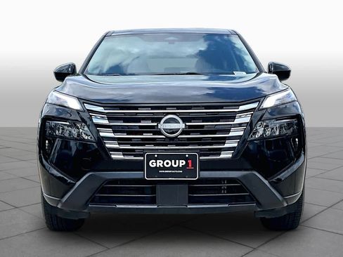 Used 2024 Nissan Rogue SV image 4