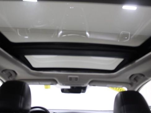 Used 2024 Nissan Murano SL image 3