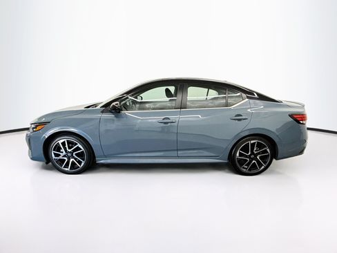 Used 2025 Nissan Sentra SR FWD image 4