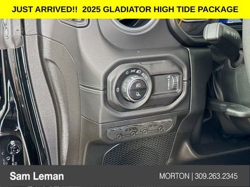 New 2025 Jeep Gladiator High Tide image 10