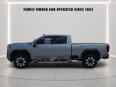 Used 2025 GMC Sierra 3500 Denali w/ Denali Reserve Package AWD/4WD image 5