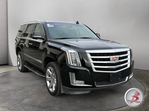 Used 2020 Cadillac Escalade Luxury image 1