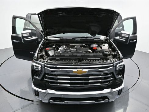 Used 2025 Chevrolet Silverado 3500 LTZ w/ LTZ Plus Package image 45