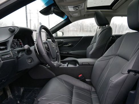 Certified 2025 Lexus ES 300h Ultra Luxury w/ Accessory Package (Z2) image 9