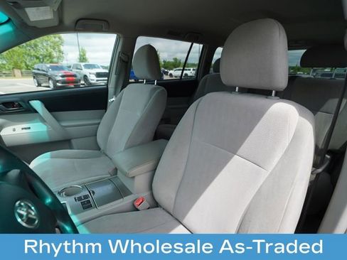 Used 2012 Toyota Highlander SE FWD image 31