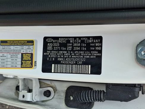 Certified 2025 Hyundai Elantra SE w/ Cargo Package FWD image 18
