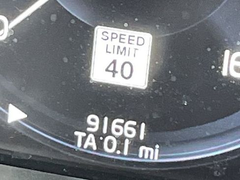 Used 2018 Volvo XC90 T8 Momentum w/ Convenience Package image 8