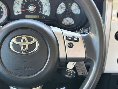 Used 2013 Toyota FJ Cruiser 4WD w/ Convenience Pkg image 22