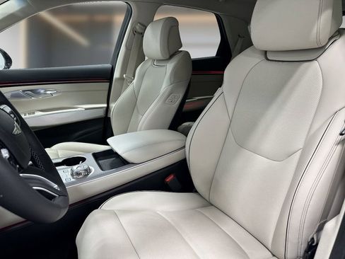 Certified 2026 Genesis GV70 2.5T Advanced AWD/4WD image 7