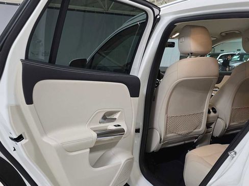 Used 2022 Mercedes-Benz GLA 250 4MATIC image 15