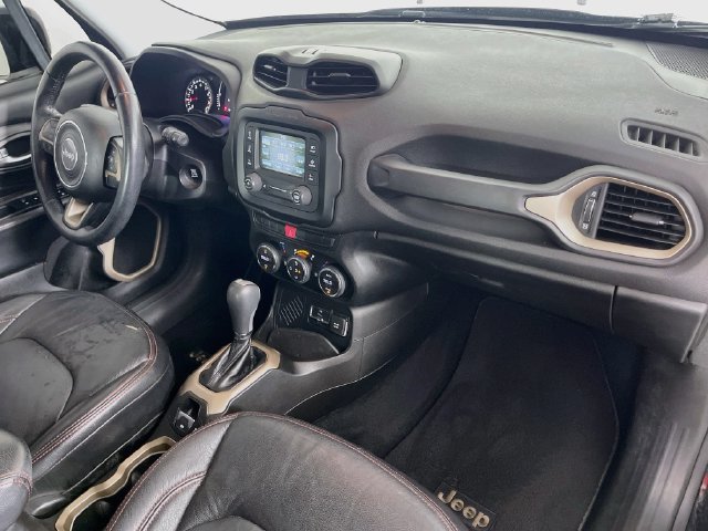 Used 2015 Jeep Renegade Latitude w/ Popular Equipment Group FWD image 29