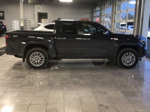 Certified 2025 Toyota Tacoma TRD Sport image 1