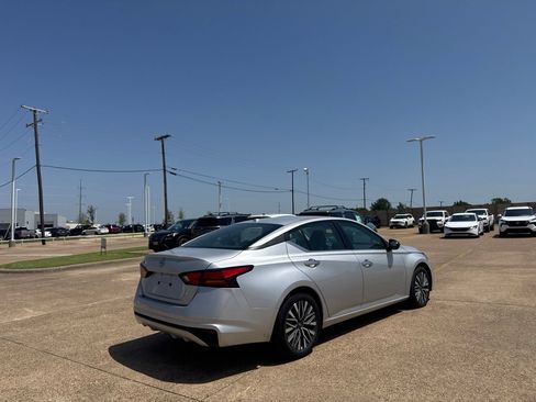 Certified 2025 Nissan Altima 2.5 SV FWD image 22