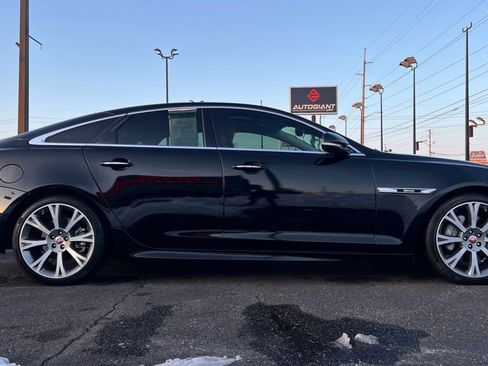 Used 2019 Jaguar XJ R-Sport image 9