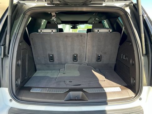 Used 2023 Chevrolet Tahoe Z71 w/ Luxury Package AWD/4WD image 21