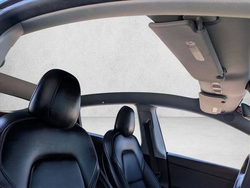 Used 2022 Tesla Model Y Performance AWD/4WD image 22