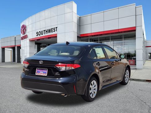 New 2026 Toyota Corolla LE FWD image 5