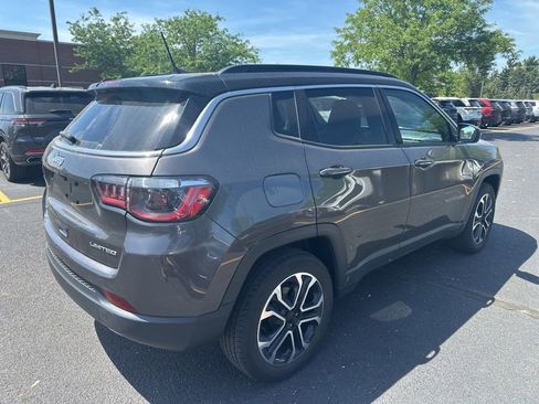Used 2023 Jeep Compass Limited AWD/4WD image 10