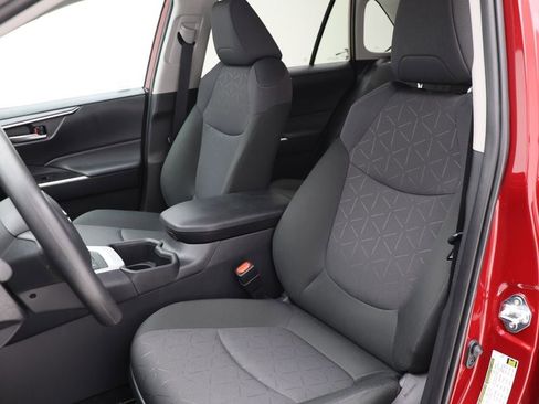 Used 2025 Toyota RAV4 XLE image 15