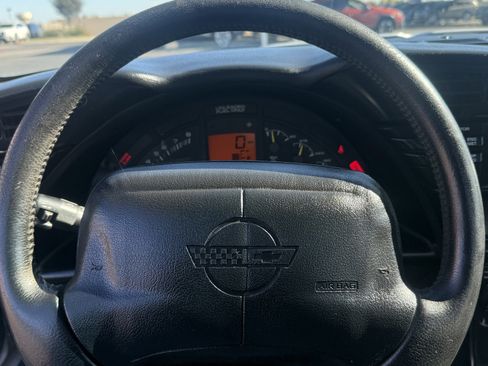 Used 1996 Chevrolet Corvette Convertible image 15