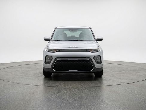 Used 2025 Kia Soul LX w/ LX Technology Package image 2