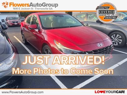 Used 2023 Hyundai Elantra Limited w/ Preferred Accessory Package