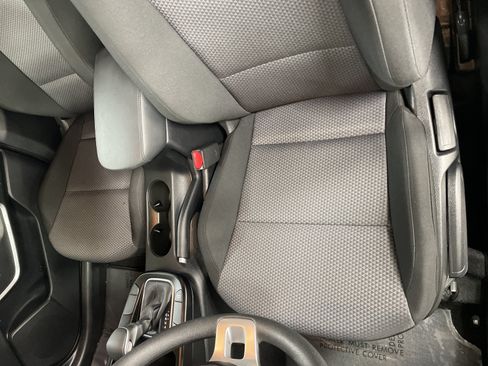 Used 2025 Kia Soul LX w/ LX Technology Package FWD image 14