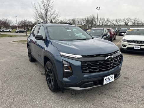 Used 2025 Chevrolet Equinox LT w/ Midnight Edition AWD/4WD image 2