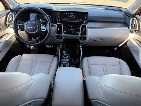 Used 2022 Kia Sorento SX Prestige w/ Panoramic Sunroof Package image 16