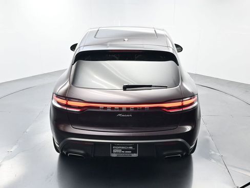 Certified 2025 Porsche Macan AWD/4WD image 36