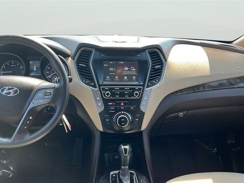 Used 2017 Hyundai Santa Fe Sport image 9