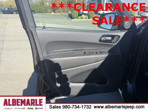 Used 2024 Dodge Durango GT image 12