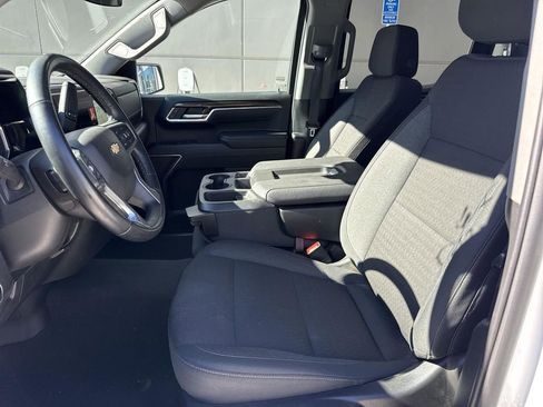 Used 2025 Chevrolet Silverado 1500 LT image 16