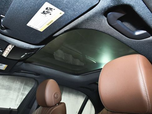 Used 2023 Mercedes-Benz E 350 4MATIC Sedan image 53