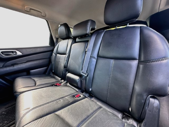 Used 2019 Nissan Pathfinder SL AWD/4WD image 26