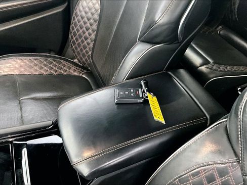 Used 2021 Jeep Grand Cherokee L Summit w/ Luxury Tech Group V image 13