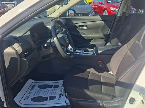 New 2025 Nissan Sentra SV image 9