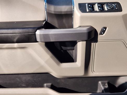 Used 2018 Ford F150 XLT w/ Equipment Group 302A Luxury image 22