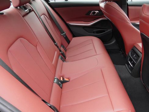 Certified 2025 BMW 330i Sedan RWD image 35